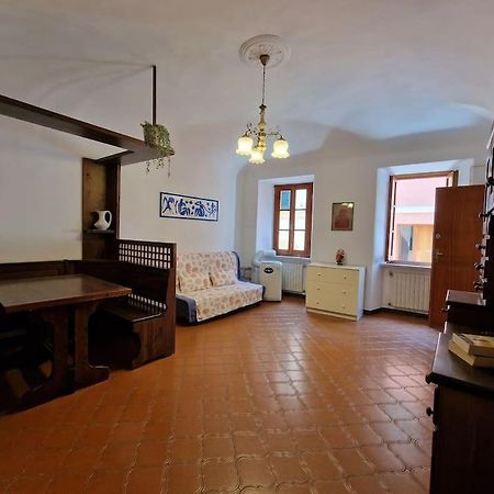 Silver Sands Finale Ligure - Traditional Apartment - 4 Beds & Terrace By The Beach ภายนอก รูปภาพ